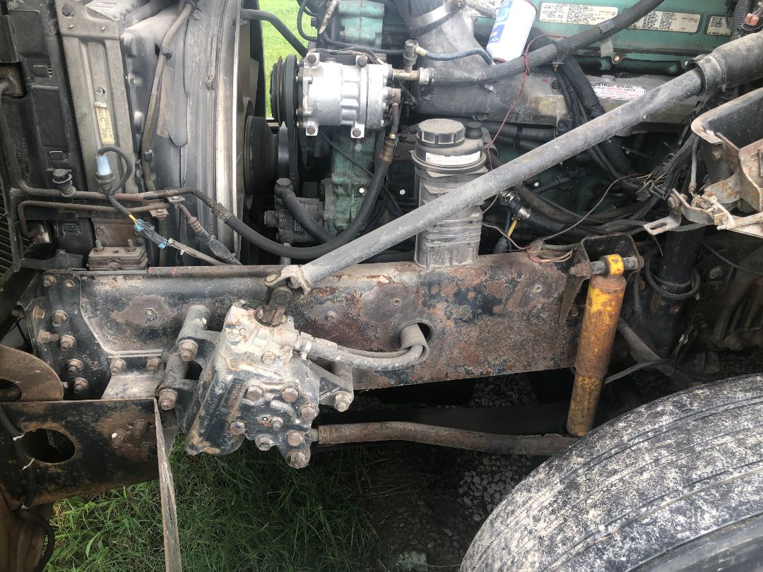 1999 VOLVO VNL64T770 - Image 34